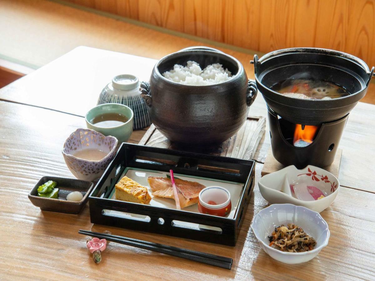 祭畤温泉かみくら Hotel Ichinoseki Buitenkant foto